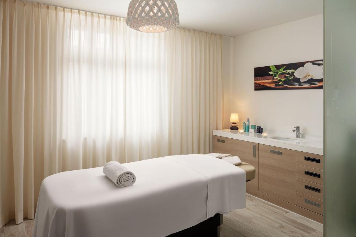 Spa und/oder Wellnesseinrichtungen in der Unterkunft Roomers Berlin Steinplatz, Autograph Collection