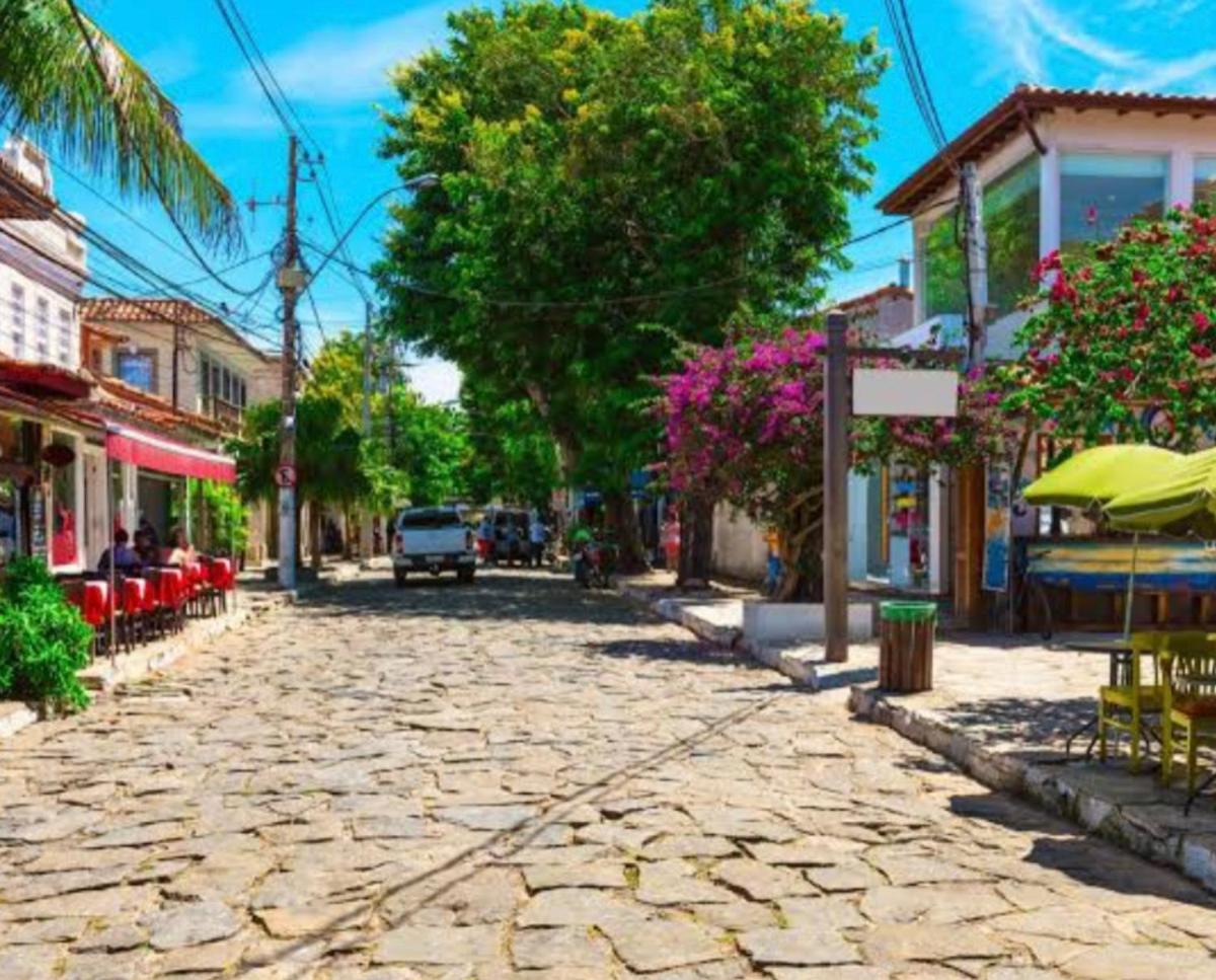 Réveillon paralela a Rua das Pedras MELHOR LOCALIZAÇÃO DE BÚZIOS como tem tudo ao lado sem preocupação com lei seca e trânsito pois aqui tem tudo ao redor - Housity