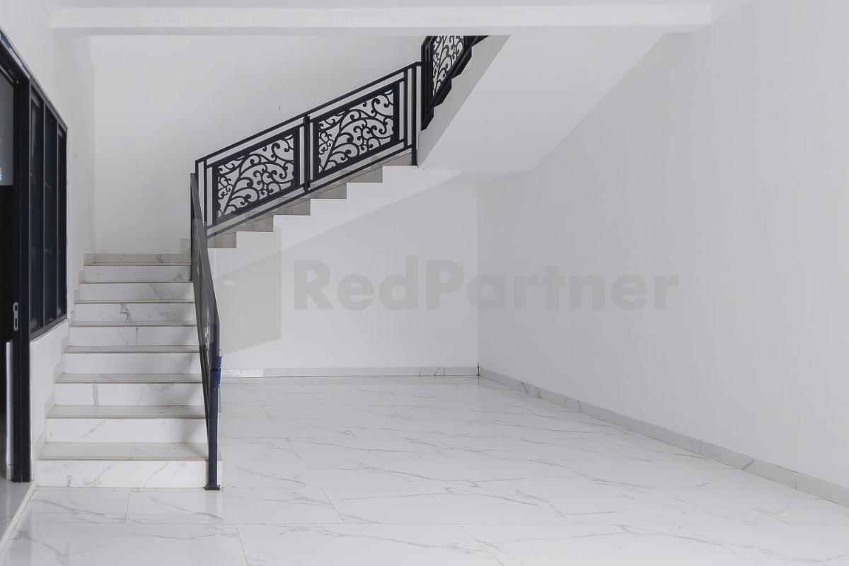 Khayrizsan Premium Mitra RedDoorz - Housity