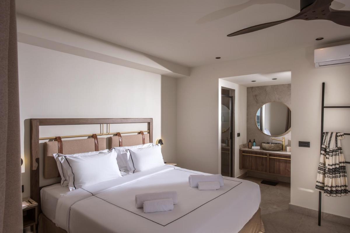 Elounda Infinity Exclusive Resort & Spa - Adults Only - Housity