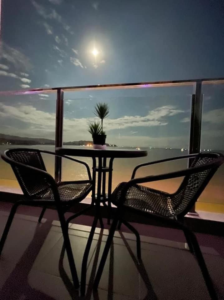 Kuantan Waterfront Seaview With Balcony - Housity