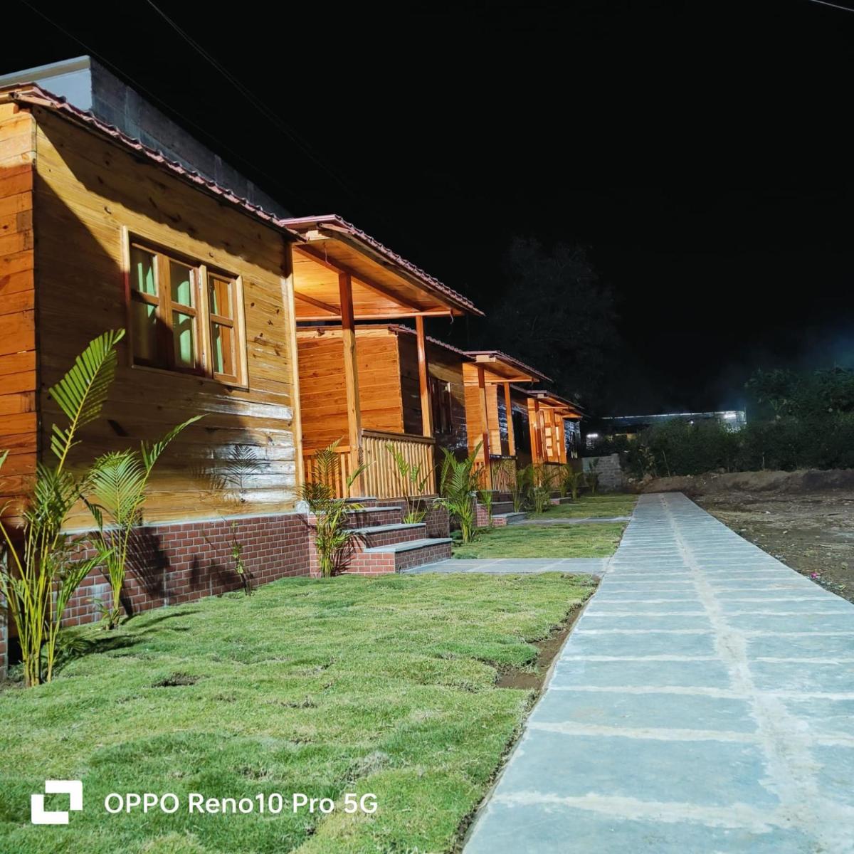 Hotel ellora view - Housity