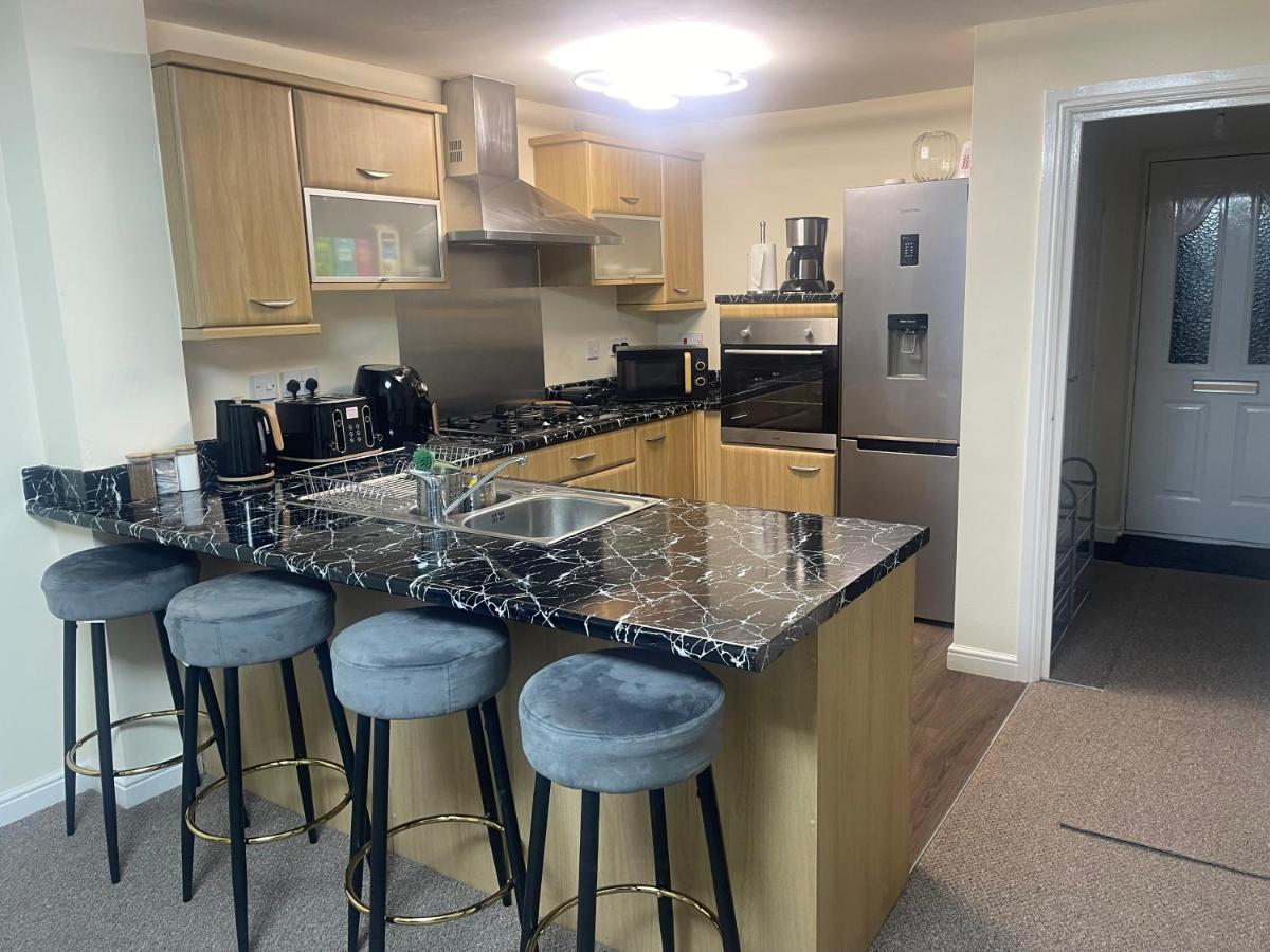 GM247 Nice Accommodation Stays - Housity
