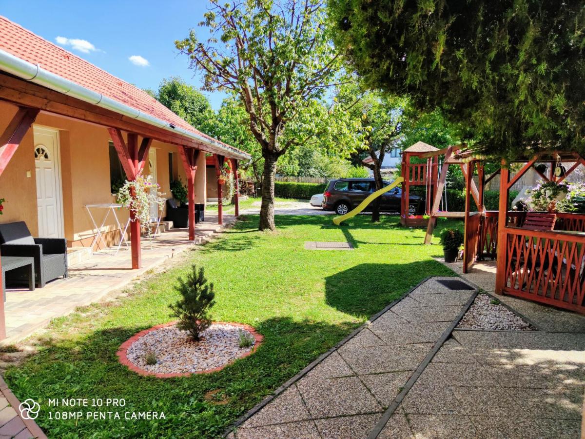 Apartman Anikó Vendégház - Housity