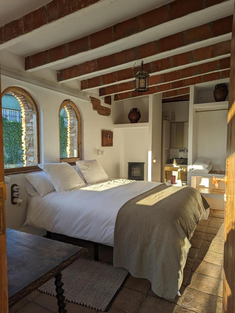 Casa Hostalets - Renovated casa in the middle of the olive trees near the beach - Housity