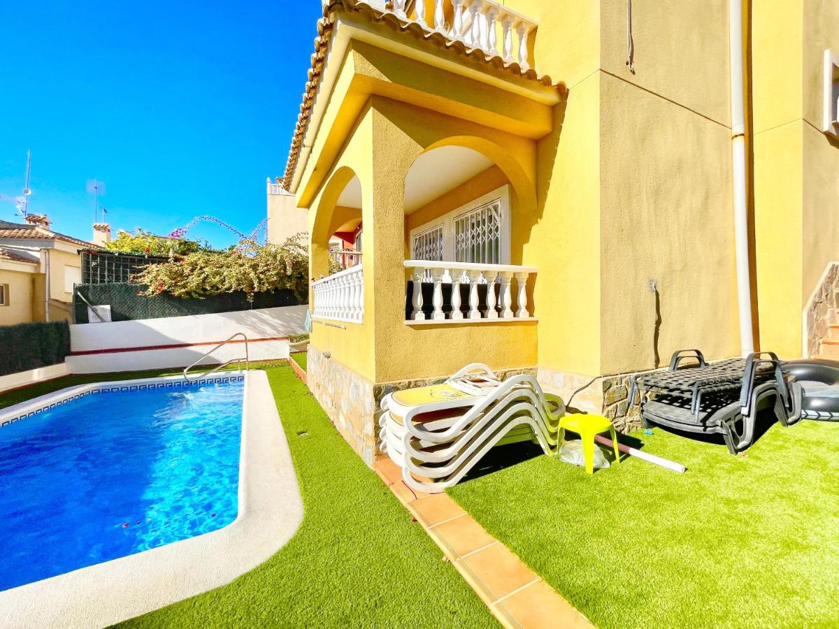 Villa Mimosa Pinar de Campoverde by Villas&You - Housity