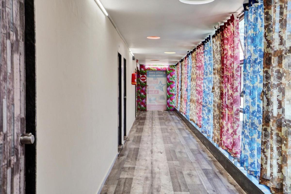 OYO Flagship 92781 Hotel Blue Star - Housity