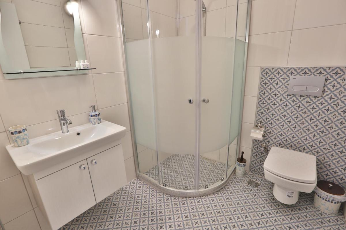 Emre Hotel 10Oda - Housity