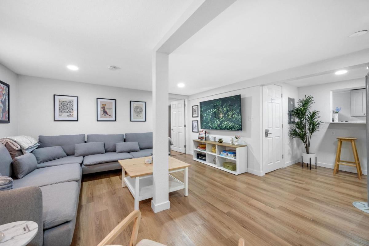 Beautiful Work Stay Retreat in Pueblo Near Downtown - Housity