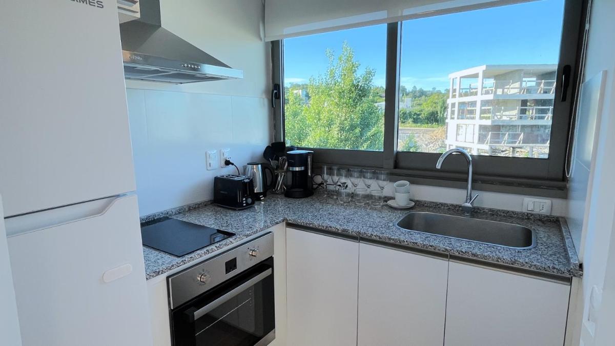SYRAH Premium B1 - Piscina privada con vista al mar by depptö - Housity