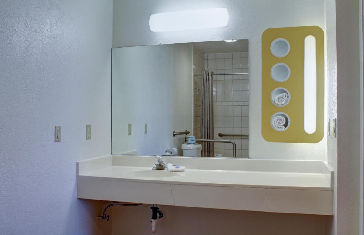 Motel 6-Bishop, CA - Housity