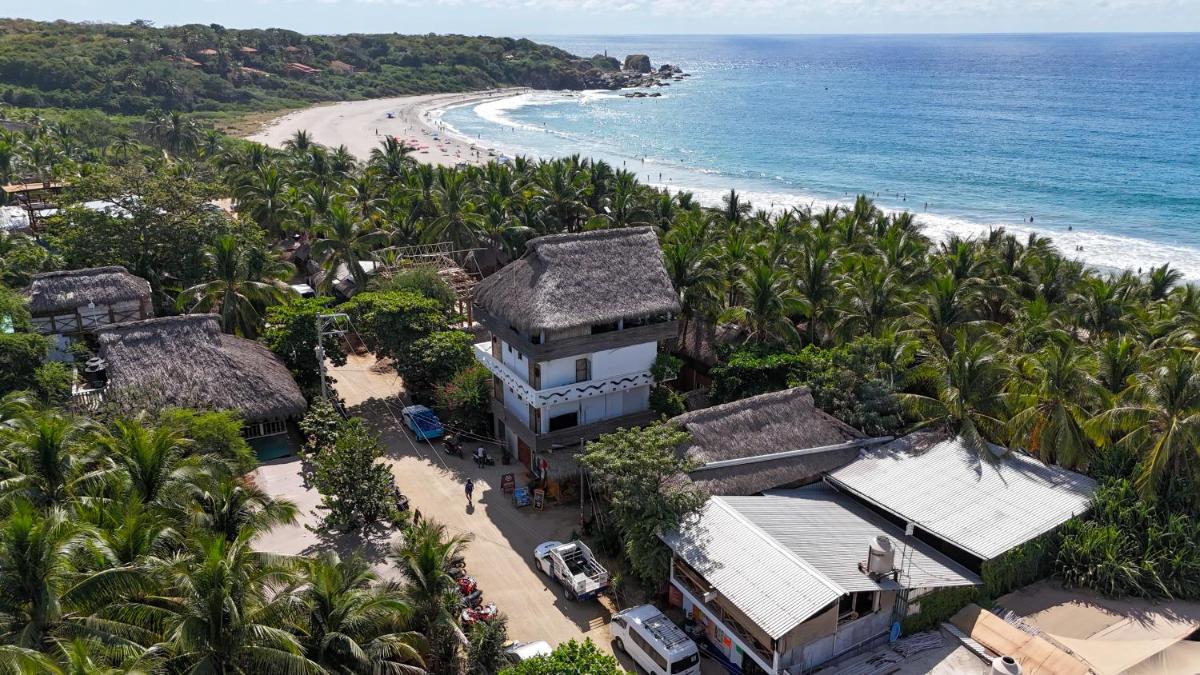 Bikini Beach House - Housity
