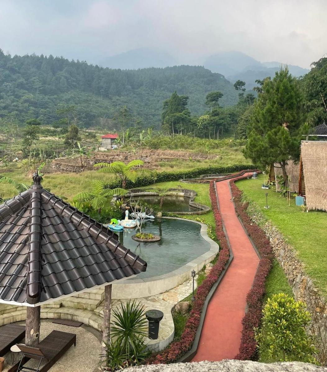 Glamping & Resto AishafHills - Housity