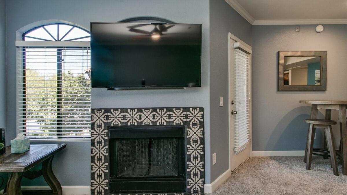 Remodeled 1 Bdrm Condo in North Scottsdale - Housity