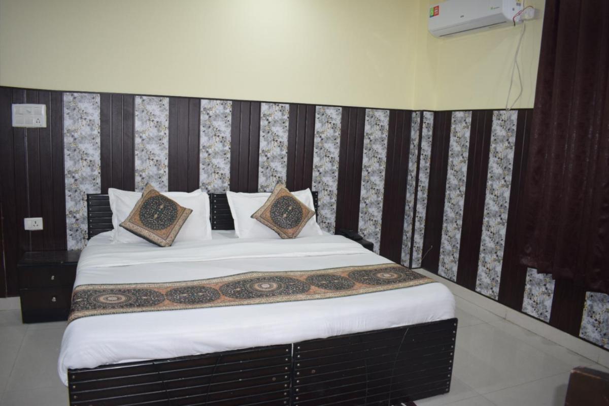 Anant Twins & Bed - Housity