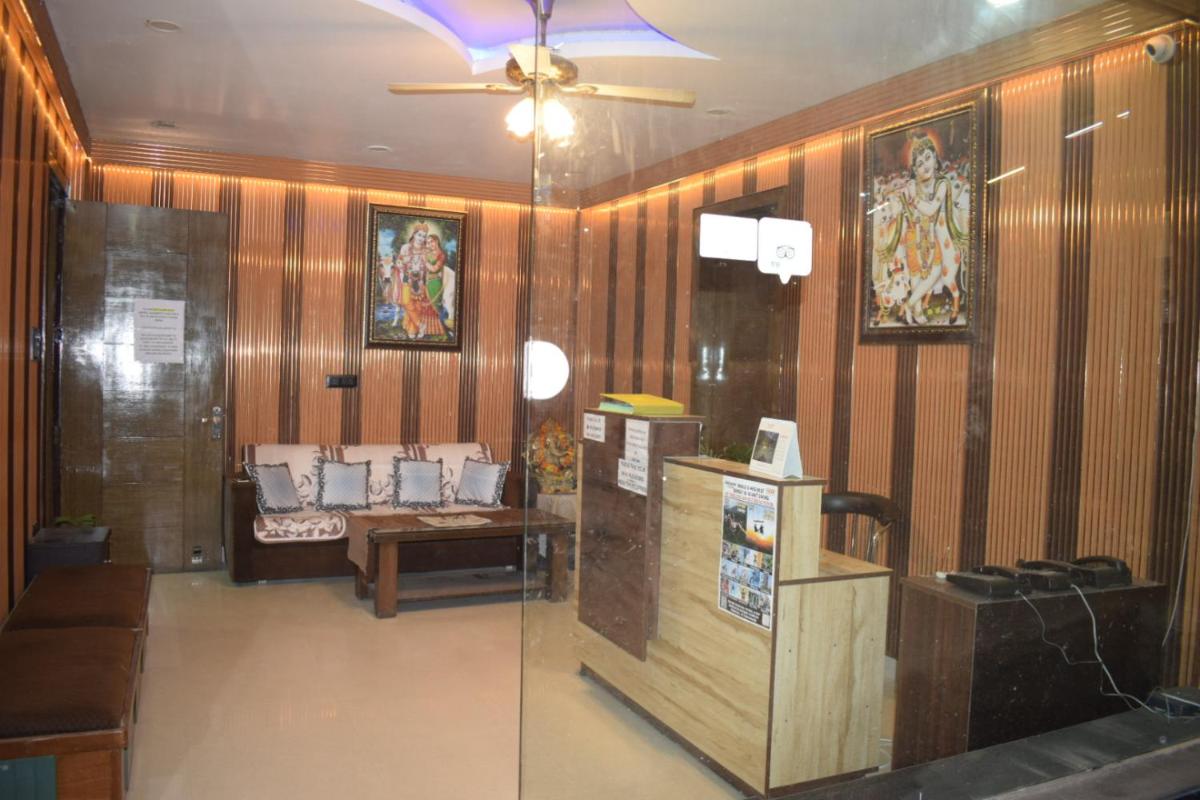 Anant Twins & Bed - Housity