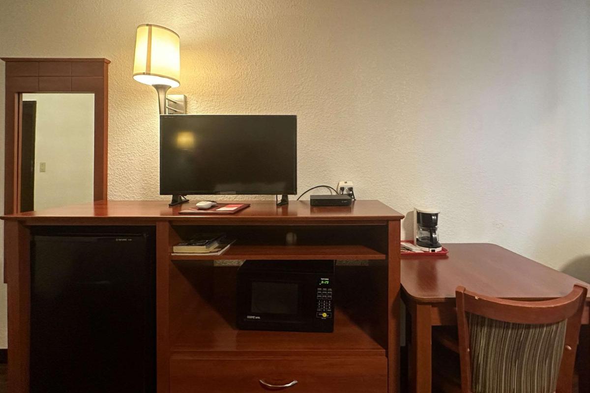 Econo Lodge Tucumcari Route 66 - Housity