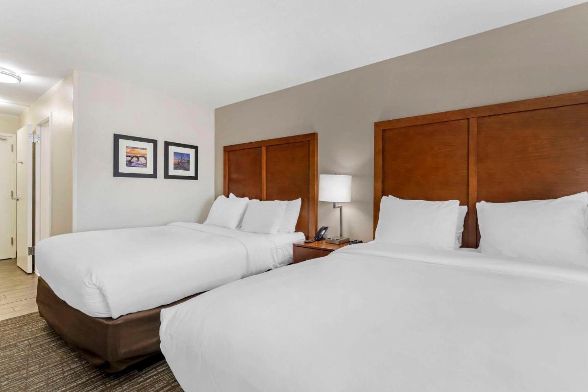 Comfort Inn & Suites Brunswick I-95 - Housity