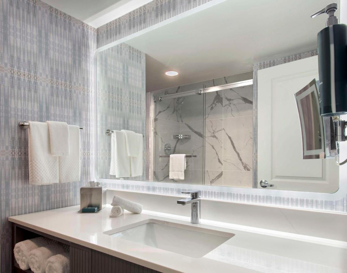 DoubleTree by Hilton Poughkeepsie - Housity