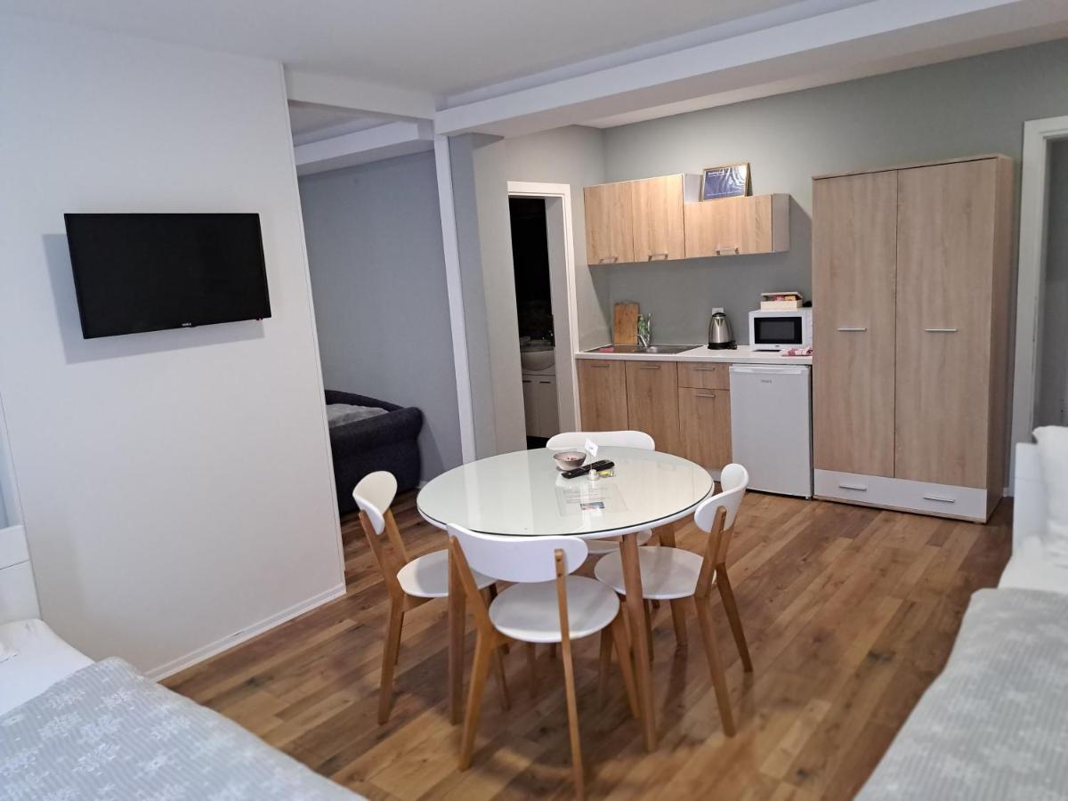 Suitetrails - Villa Flower with Free Onsite Parking