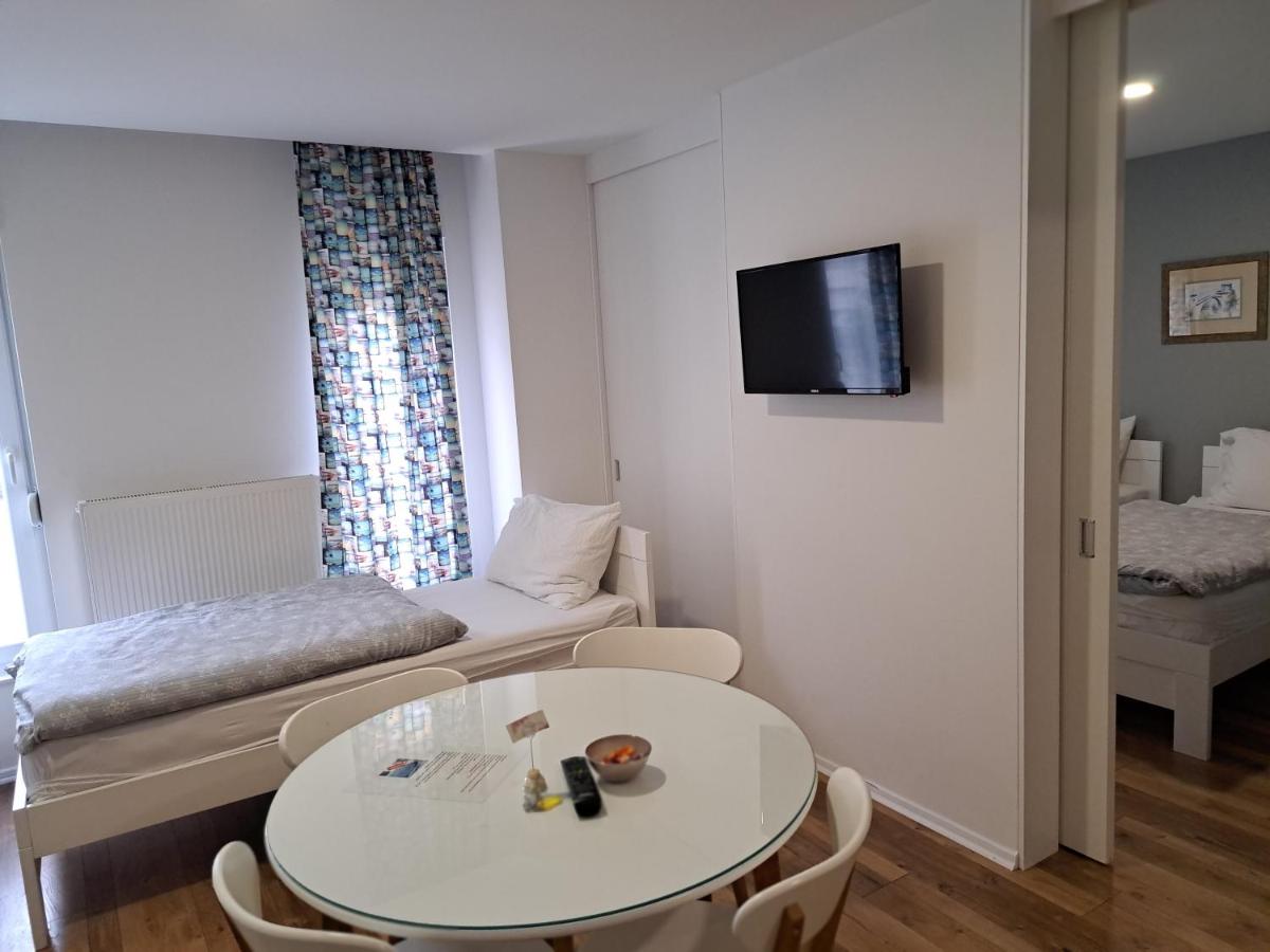 Suitetrails - Villa Flower with Free Onsite Parking