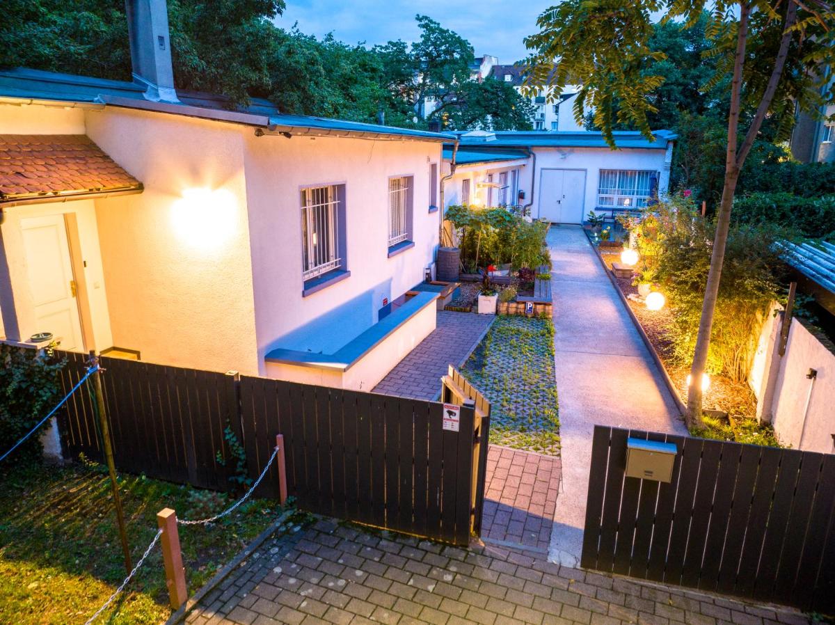 Loft House 170qm, Central, Own Garden, Parking lot - Housity