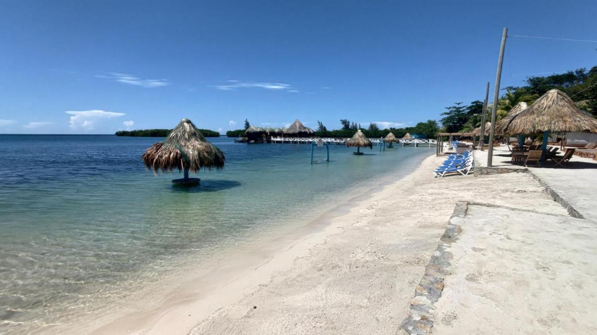 Coral Views Resort - Villa uMaMi - Housity