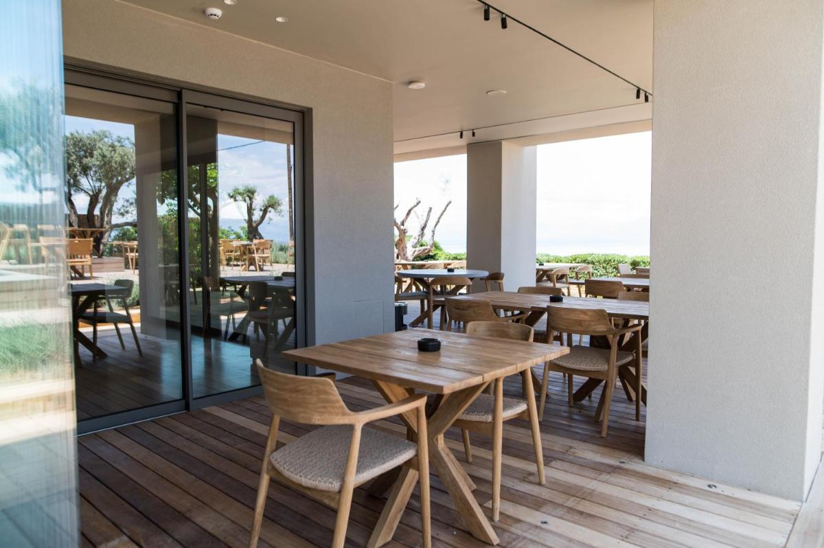 Alissachni SeaSide Hotel - Housity