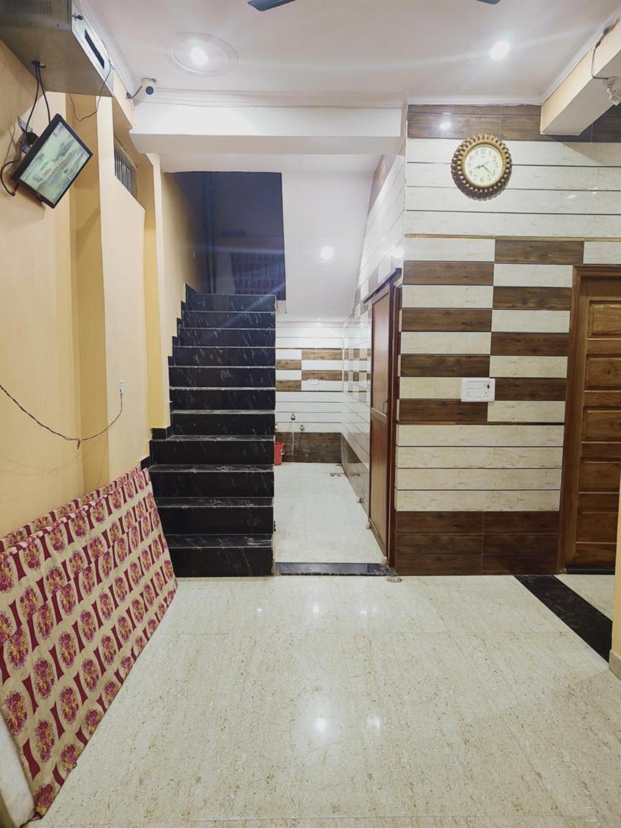 Shree Radhe Inn - Housity