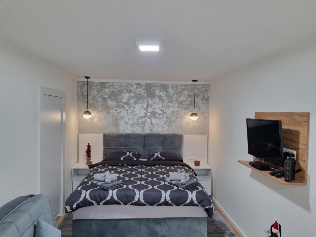 Apartments Deni - Housity