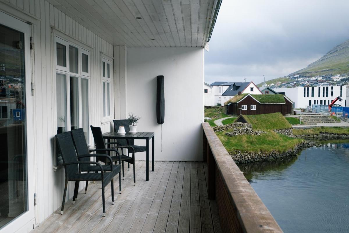 Suitetrails - Spacious City Center Home by the Sea