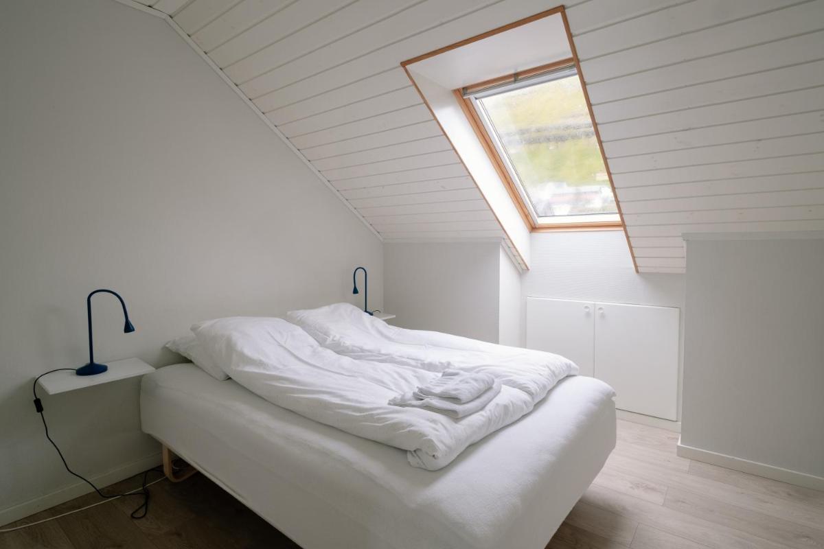 Suitetrails - Spacious City Center Home by the Sea