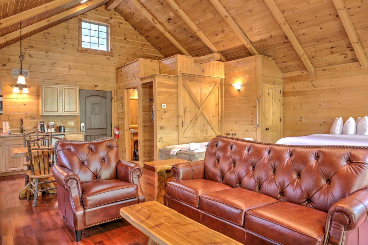Whispering Pines Treehouse by Amish Country Lodging - Housity
