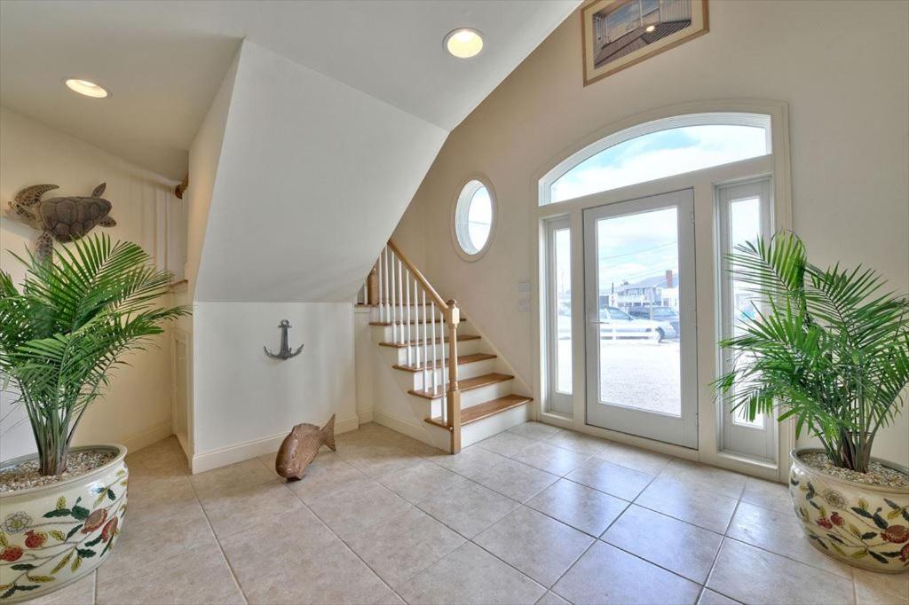 Spectacular Views Surf City Ocean Front With 6 Bedrooms, Great Beach!! - Housity