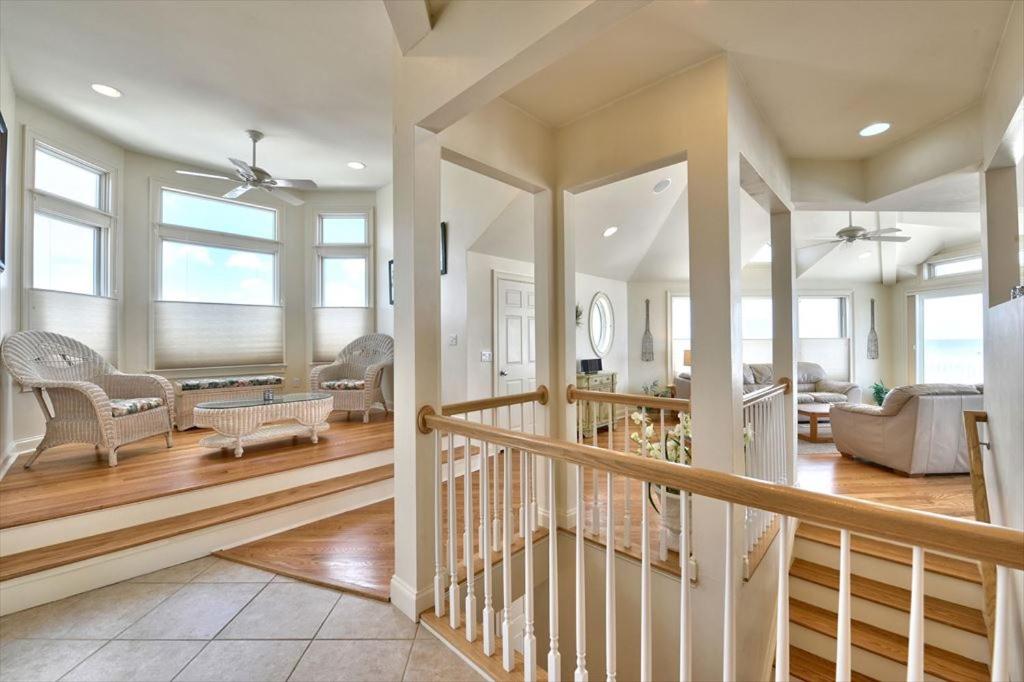Spectacular Views Surf City Ocean Front With 6 Bedrooms, Great Beach!! - Housity