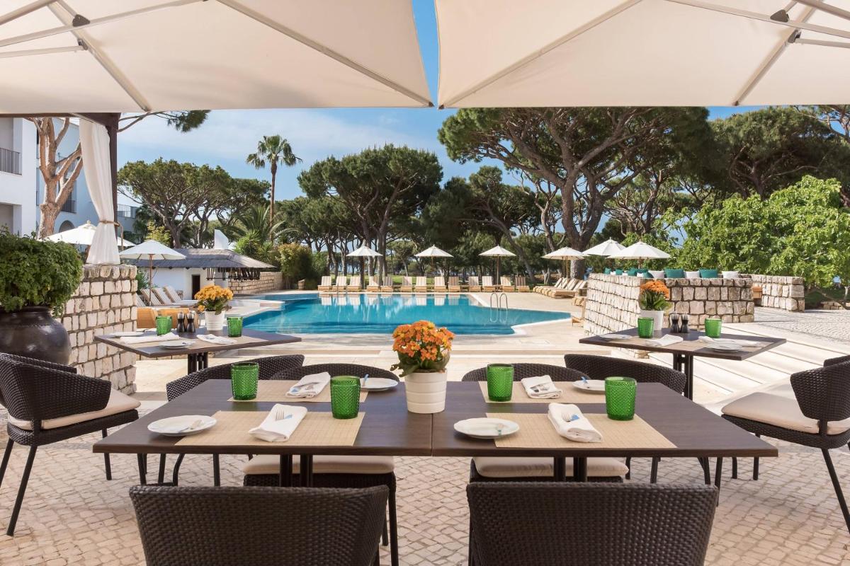 A piscina em ou perto de Pine Cliffs Hotel, a Luxury Collection Resort, Algarve
