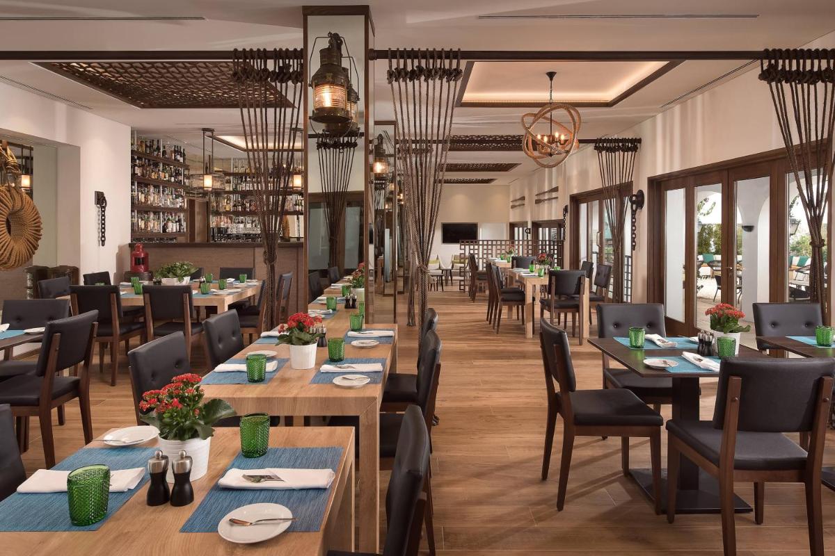 Um restaurante ou outro lugar para comer em Pine Cliffs Hotel, a Luxury Collection Resort, Algarve