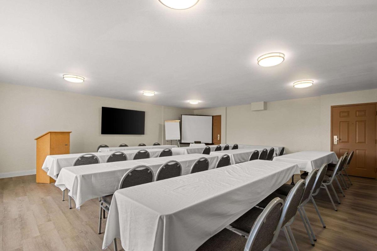 Quality Inn Sarasota I-75 - Housity