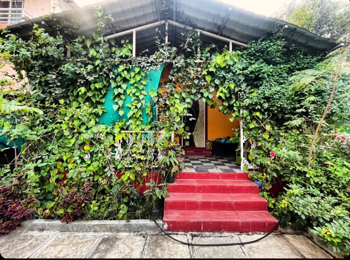 Bougain Villa- Sinhgad fort -Bedroom- Garden- Kitchen- AC- Wi-Fi-Parking-Khadakwasala Pune - Housity