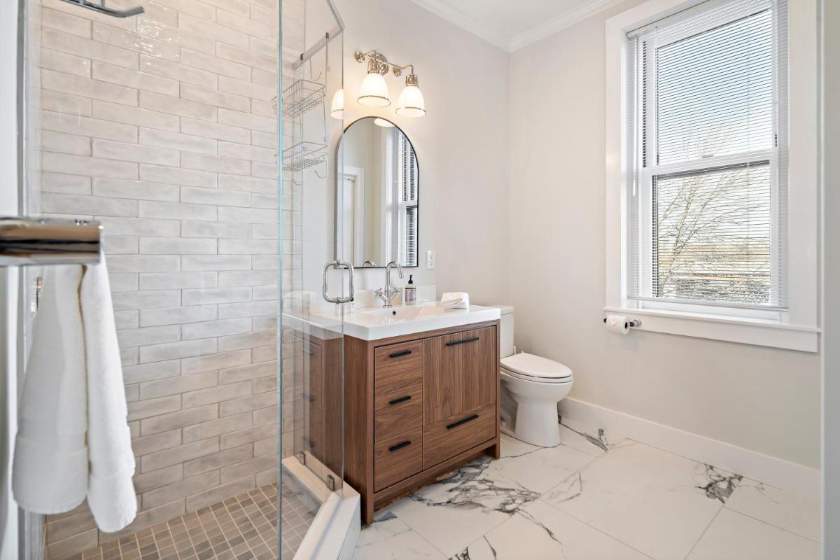 Charlesgate Suites - Housity