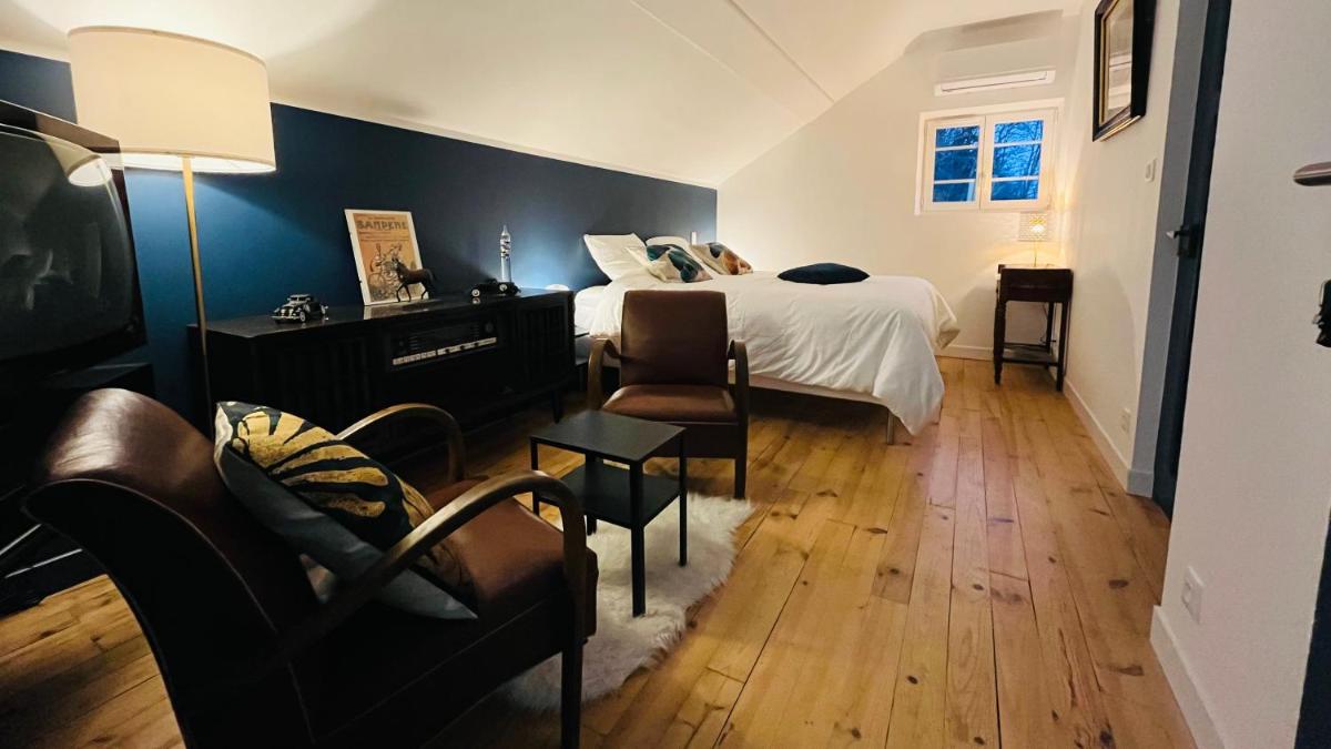 Villa Les Roches d'Yzeron - Housity