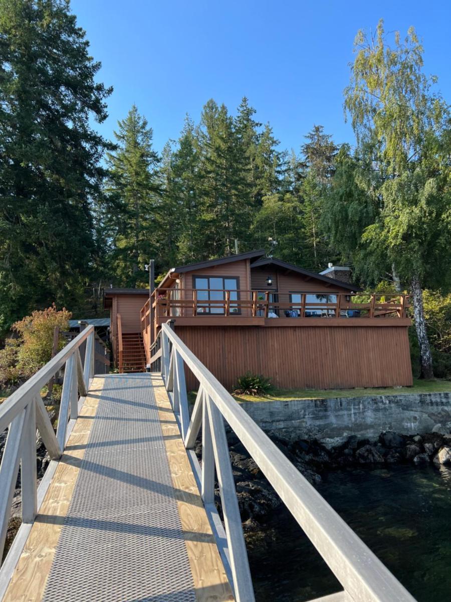 April Point Harbour House - Housity