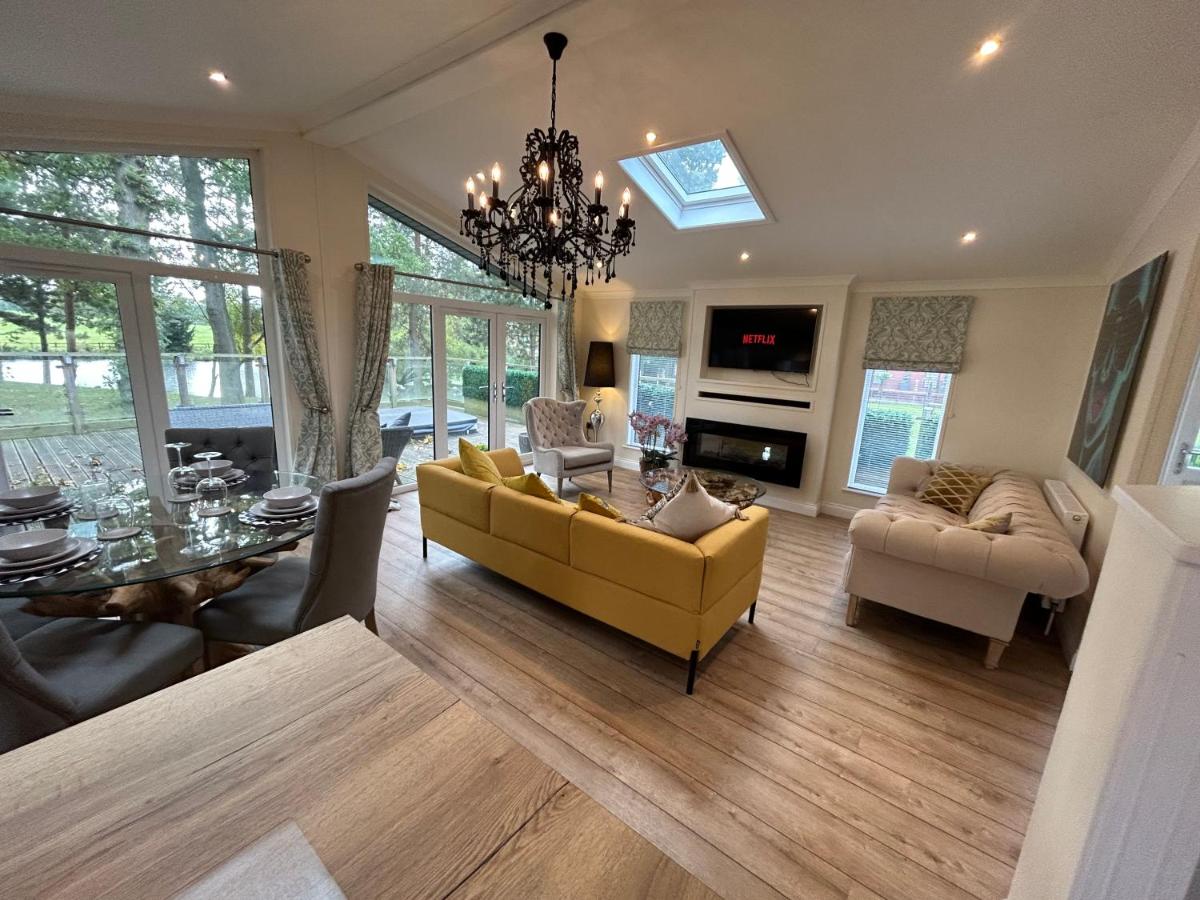 Relaxing Woodland Retreat - Housity