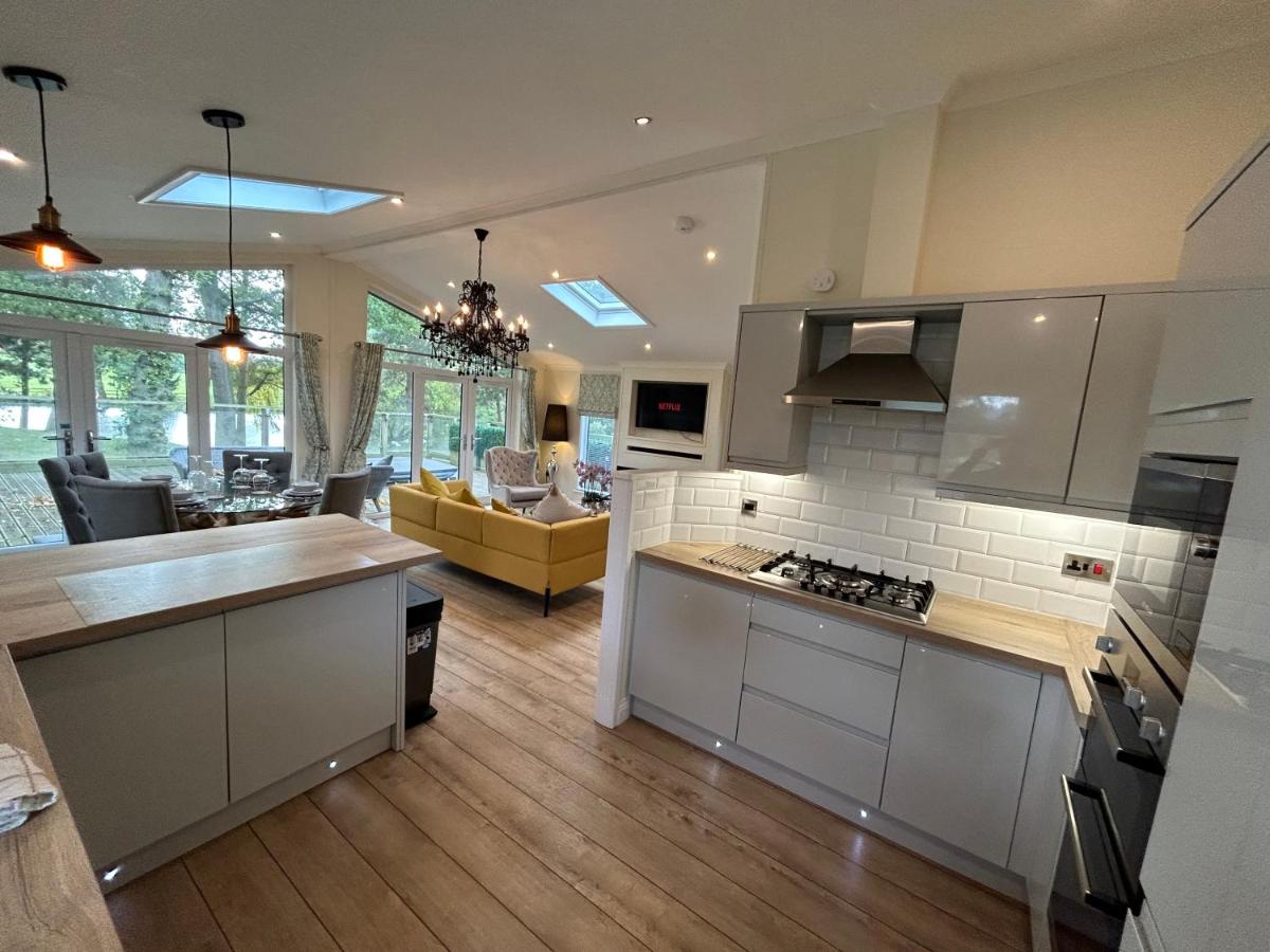 Relaxing Woodland Retreat - Housity
