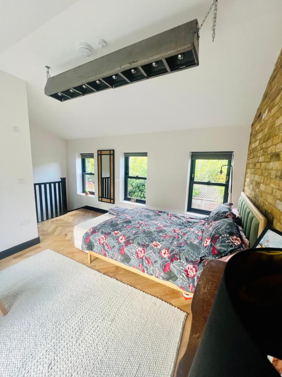 Private room in Mews house - Housity