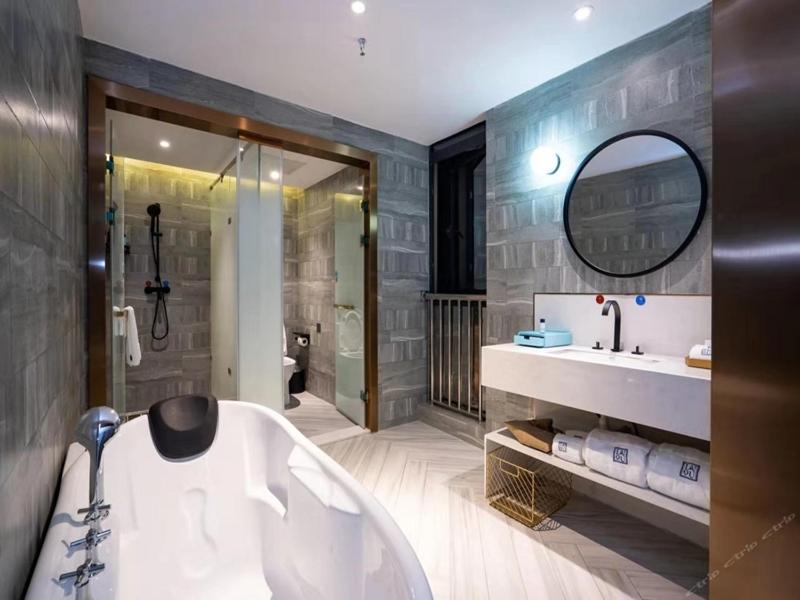 Lano Hotel Guiyang High Speed Rail North Station Dream City - Hizvo