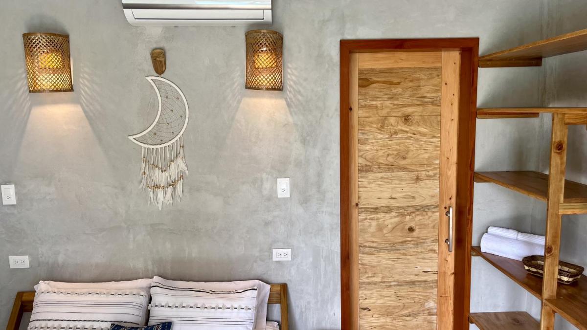SHANTI SURF CAMP - Housity