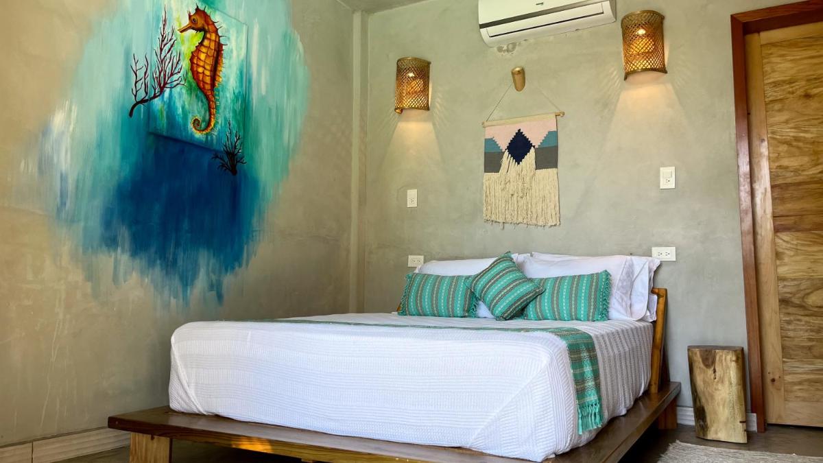 SHANTI SURF CAMP - Housity