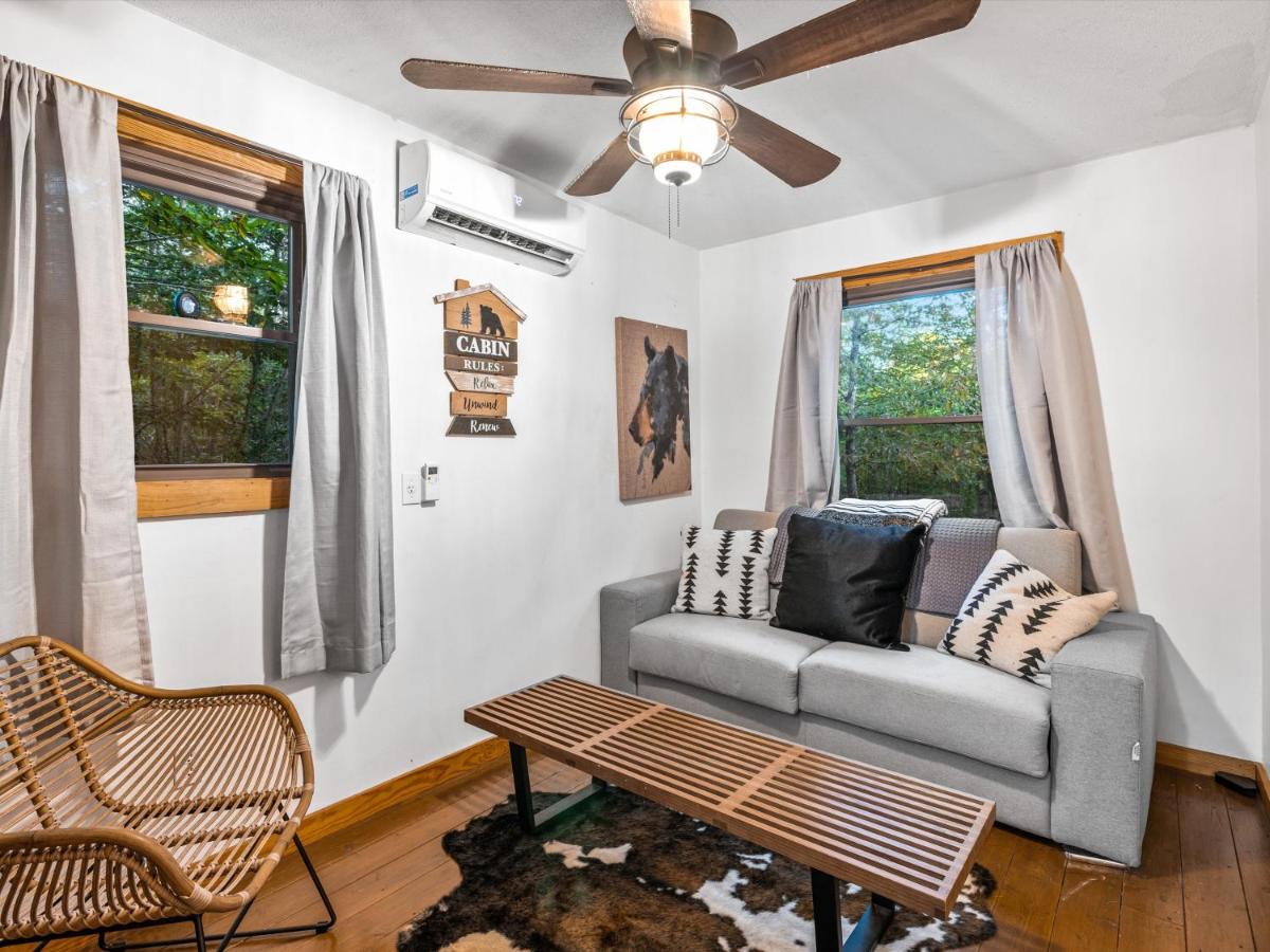 Nolin Cabin Experience w/ Hot Tub - Housity