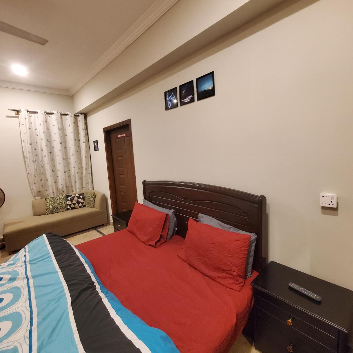 Suitetrails - Studio Apartment - Main Margalla Road